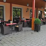 Waldhotel מלון 4*