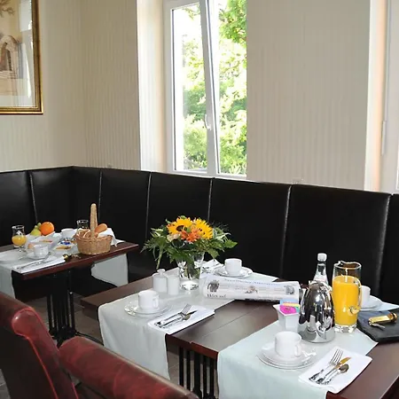 Отель Waldhotel 4*