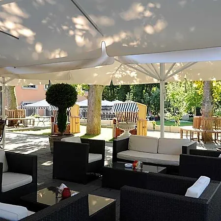 Waldhotel מלון 4*