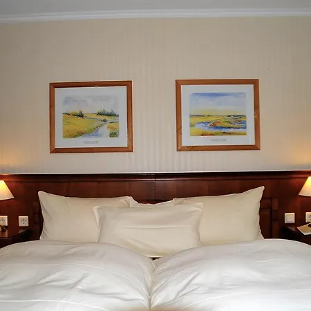 מלון Waldhotel 4*