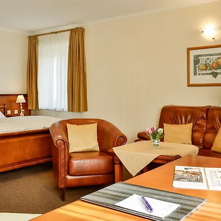 雷恩巴奇瓦尔德酒店