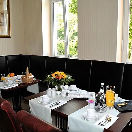 Waldhotel מלון ריינבאך