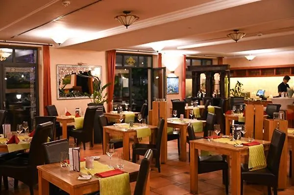 فندق Waldhotel 4*