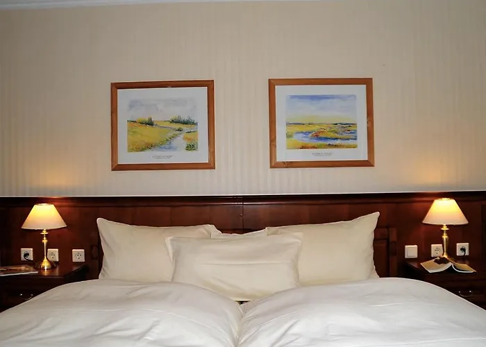 מלון Waldhotel 4*